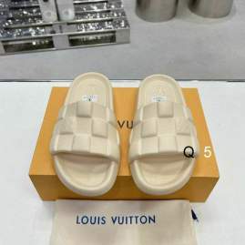 Picture of Louis Vuitton Slippers _SKULVsz38-45WM0171270
